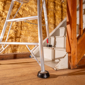 Henchman Rear Adjustable Leg Tripod Ladder